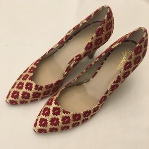 Seychelles size 10 EUC red and gold brocade heels